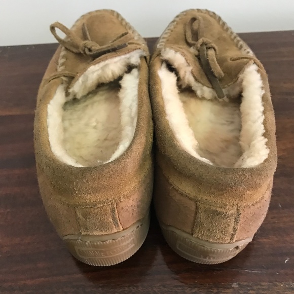 Minnetonka Moccasin Size 7 - Picture 3 of 4